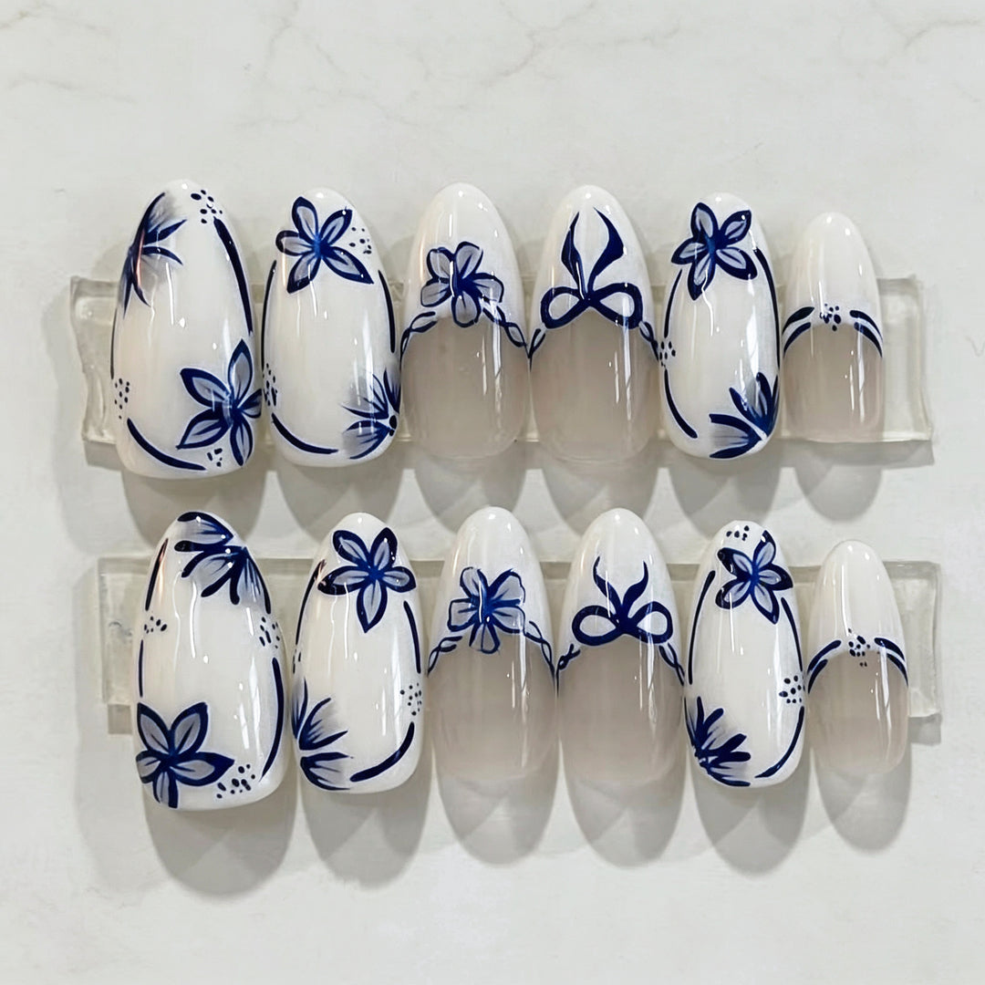 Floral Design Nail Art Kalsten