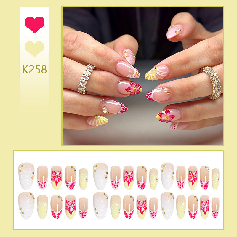 Nail art set with fine flower details Kalsten