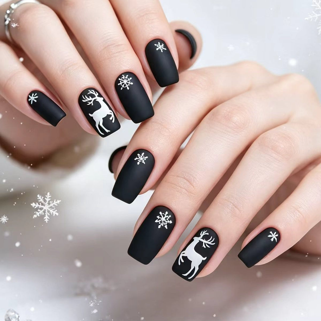 Artistic Holiday-Themed Nail Art Kalsten