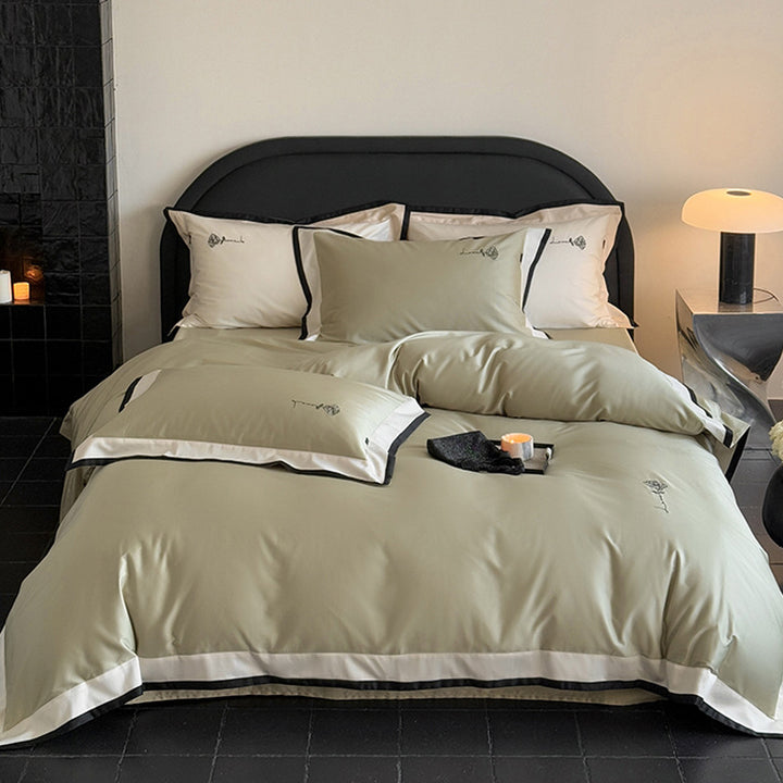 Bedding set cotton satin with contrasting border and delicate rose embroidery