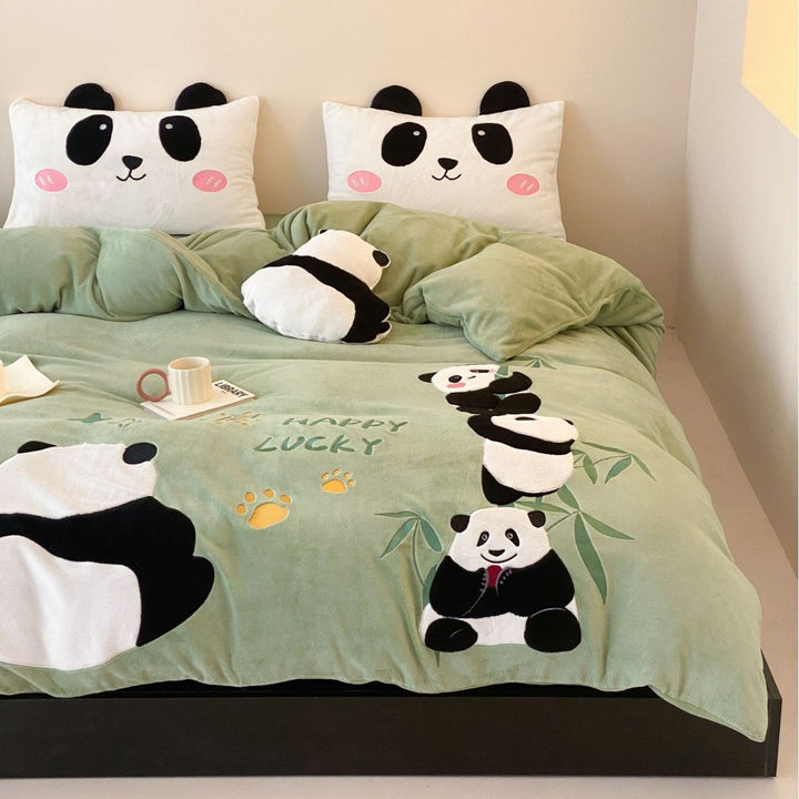 Children's bedding set with cute cheese appliqués made of soft cotton flannel