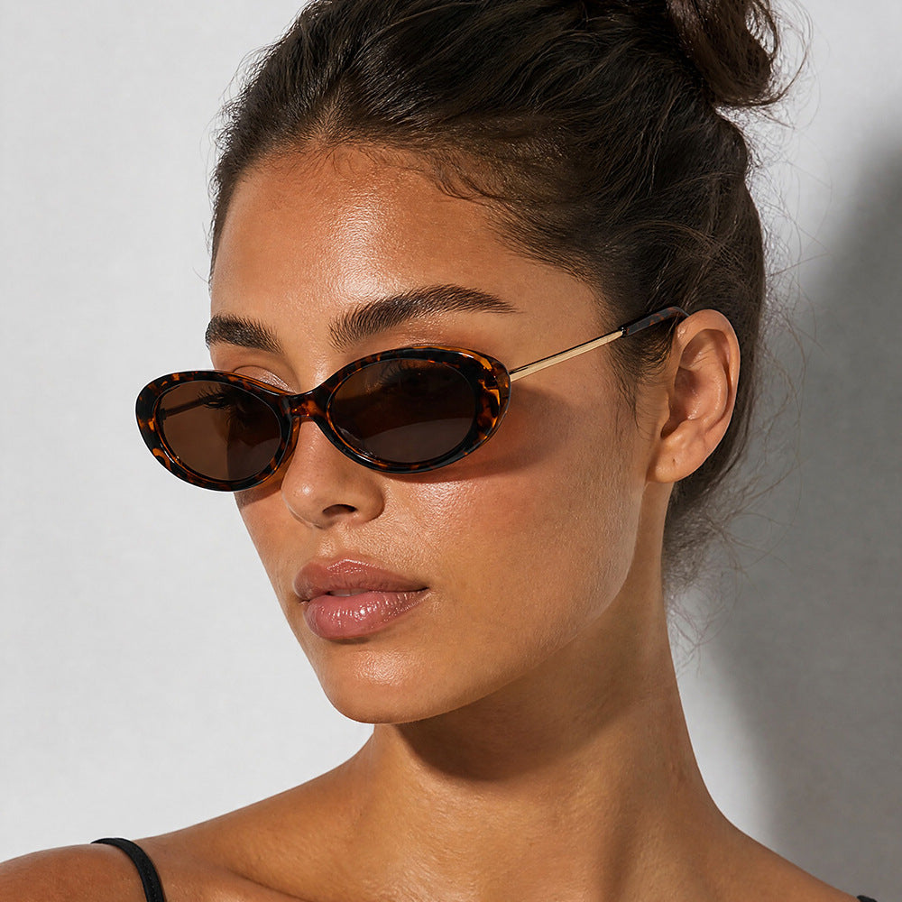 Retro-Inspired Oval Frame Sunglasses Kalsten