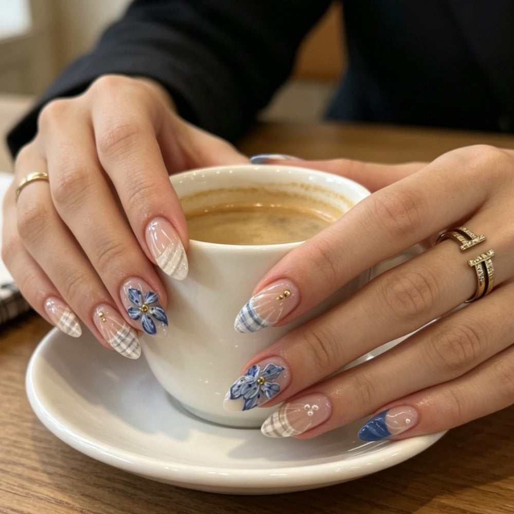 Artificial nails with floral design and elegant tips Kalsten