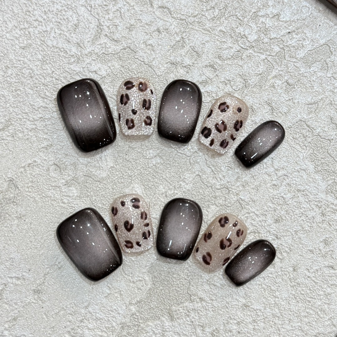 Artificial Nails in Elegant Animal Print Design Kalsten