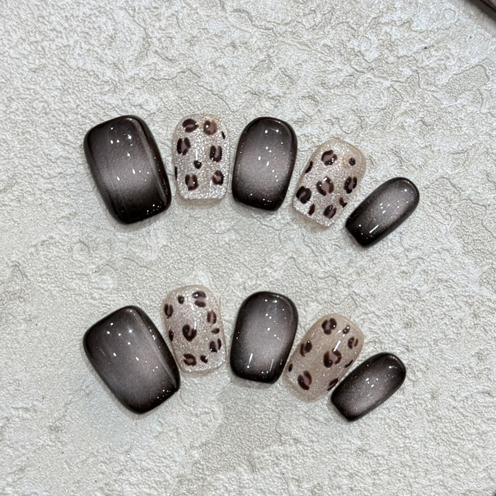 Artificial Nails in Elegant Animal Print Design Kalsten