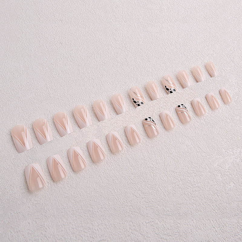 Artificial nail set with geometric accents and elegant design Kalsten