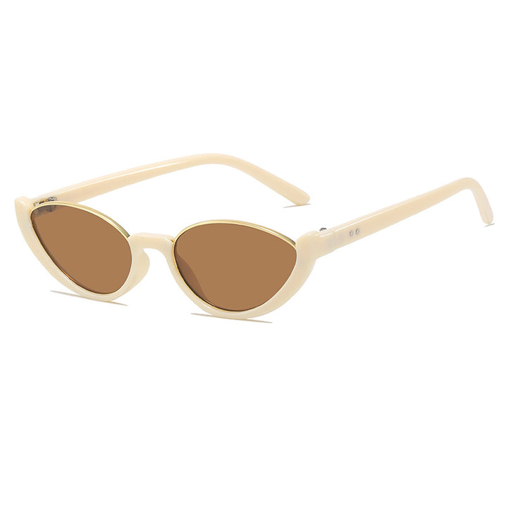 Retro-Inspired Clear Frame Cat Eye Sunglasses Kalsten