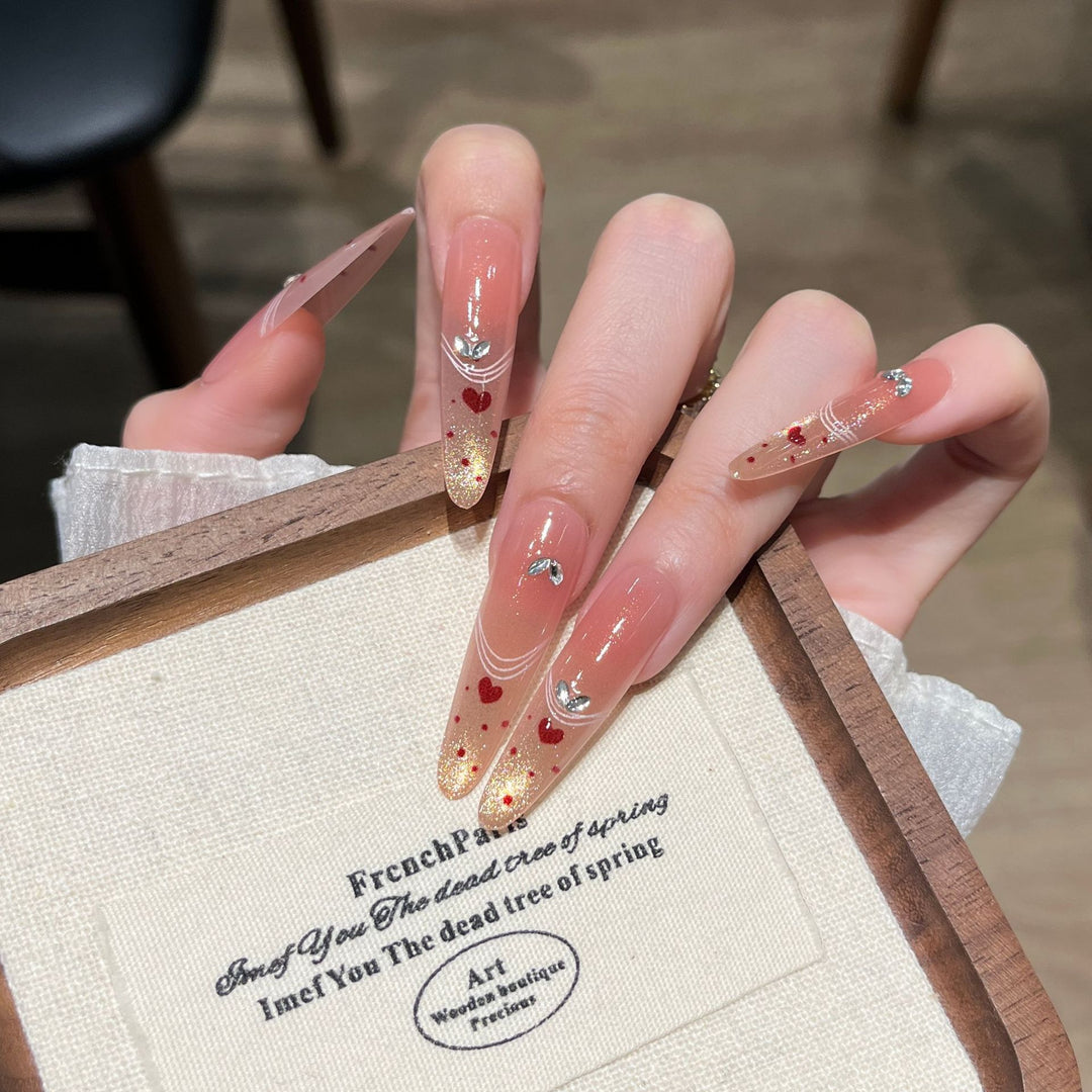 Artistic Holiday-Themed Press-On Nail Art Kalsten