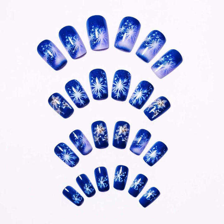 Artificial nails with shimmering winter design Kalsten