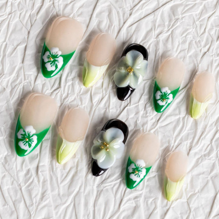 Floral Art Press-On Nail Design