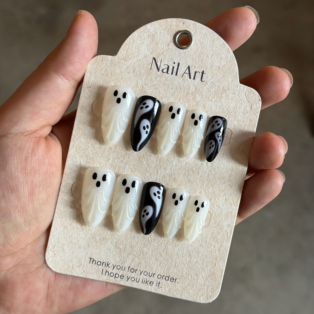 Ghost-Themed Press-On Nail Art Set Kalsten