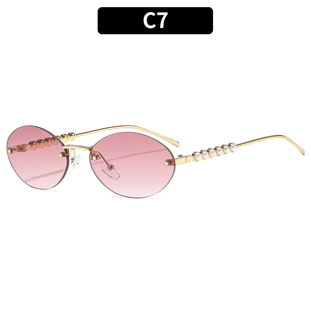 Elegant Oval Frame Sunglasses with Decorative Pearl Accents
