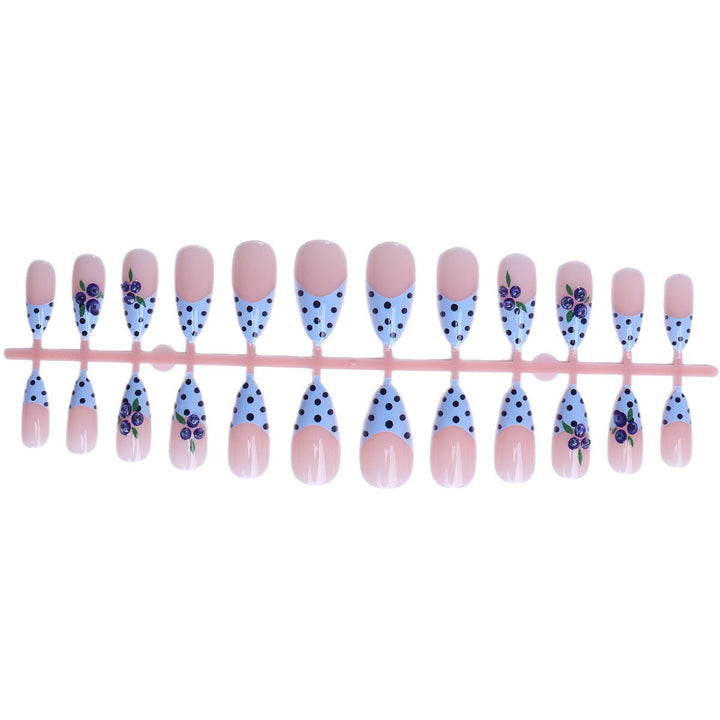 Artful fingernails with playful floral pattern Kalsten