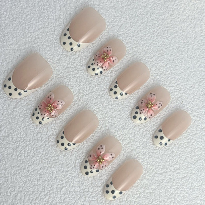 Art Nail Set with Floral Accents Kalsten