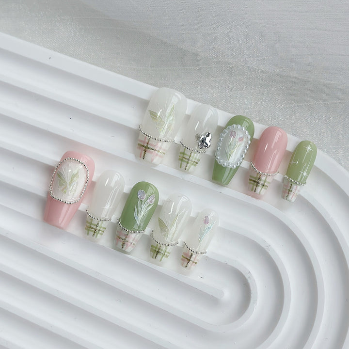 Artistic Floral Press-On Nail Set  1791773346