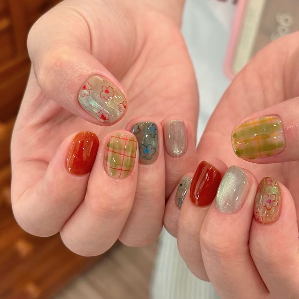 Cute Character Press-On Nail Art Set Kalsten