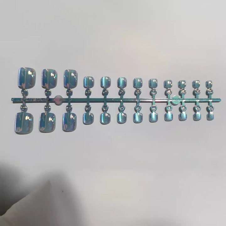 Artistic Press-On Nail Set with Iridescent Finish Kalsten