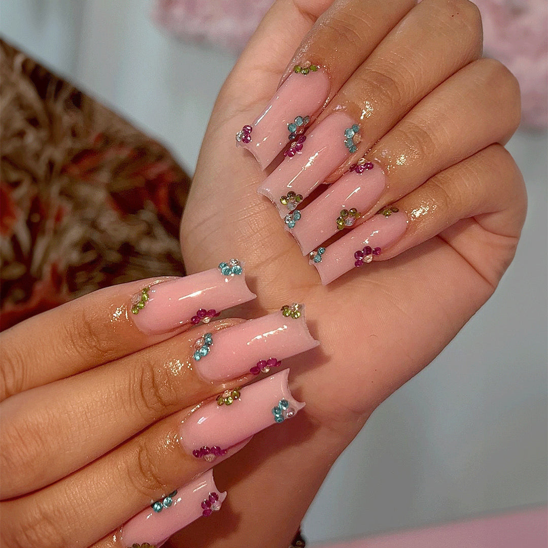 Artificial nail tips with colorful flower accents Kalsten