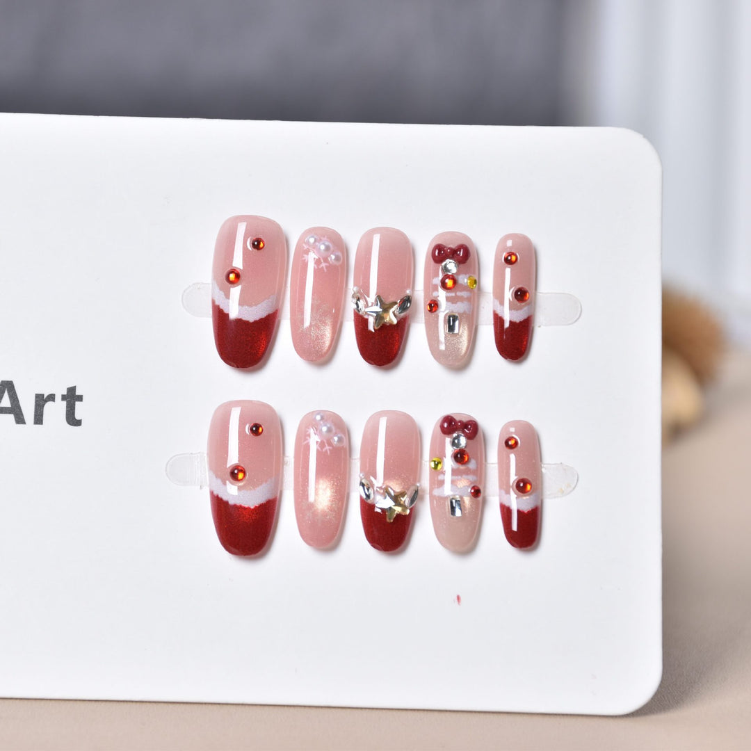 Festive Holiday-Themed Press-On Nail Art Kalsten