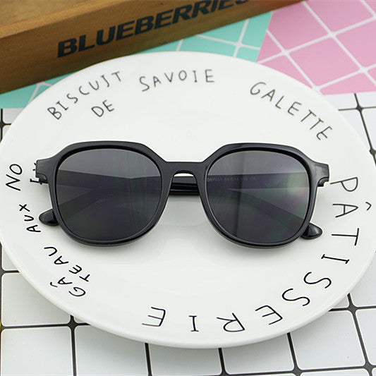 Ladies' fashionable sunglasses in elegant, octagonal design Kalsten