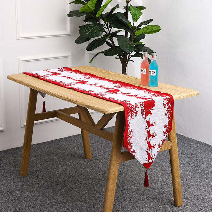 Christmas table runner with reindeer motif Kalsten