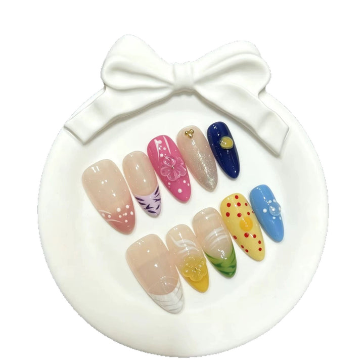 Artistic Press-On Nail Art Set with Floral and Colorful Designs