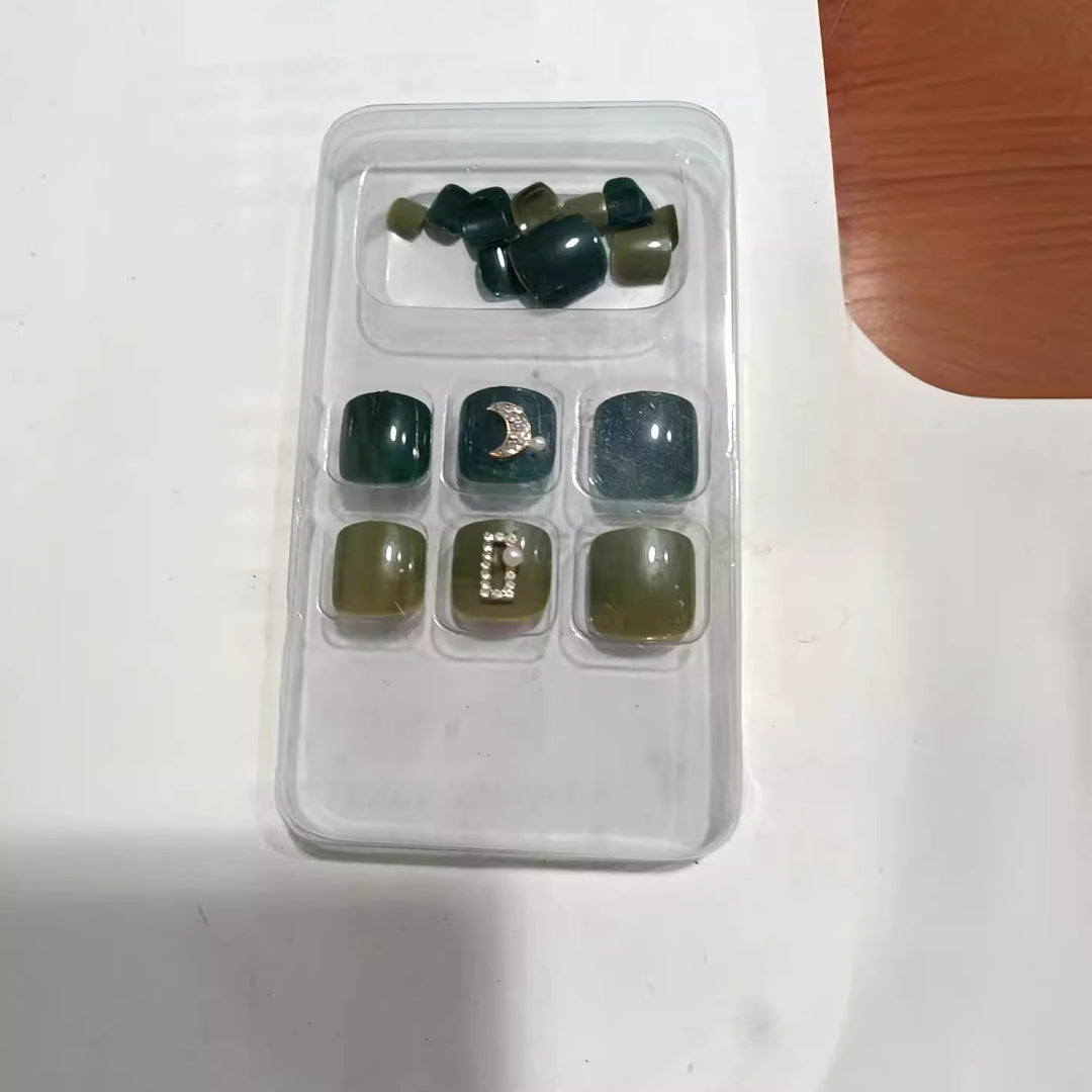Decorative Press-On Nail Set with Gemstone Accents Kalsten