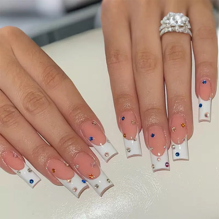 Artificial nails with sparkling rhinestone accents Kalsten