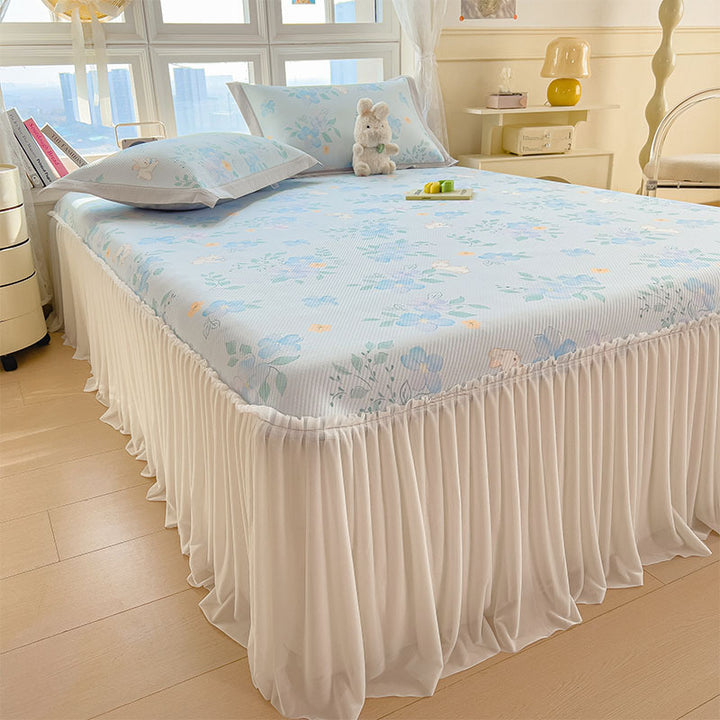 Women's elegant and decorative bedding throw set with cheerful floral pattern Kalsten