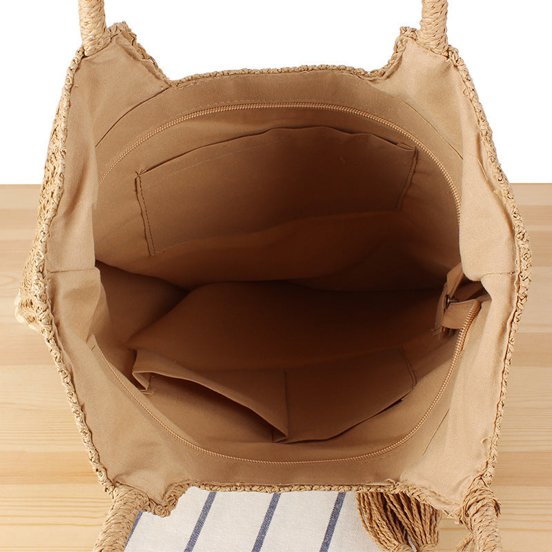 Elegant straw bag with practical tassels Kalsten