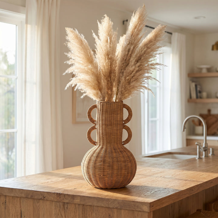 Handcrafted decorative vase with modern design Kalsten
