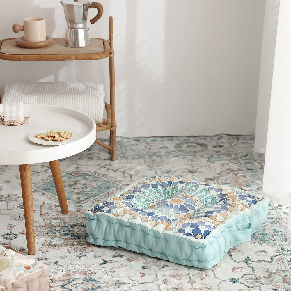 Round seat cushion with mandala print, thickly padded floor seating mat and carrying handle Kalsten