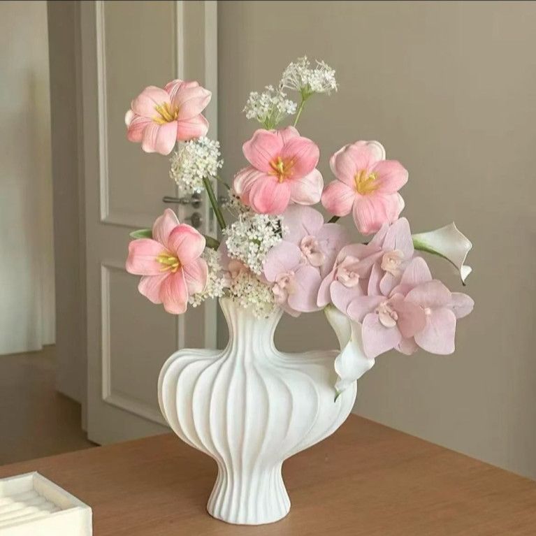 Beautiful Floral Wedding Bouquet for Special Celebrations