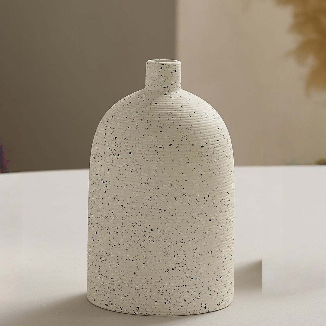 Elegant and Artistic Ceramic Vase Kalsten