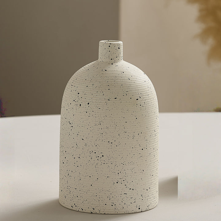 Elegant and Artistic Ceramic Vase Kalsten