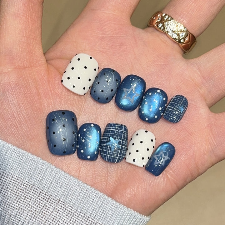 Stylish star and dot design artificial nails Kalsten