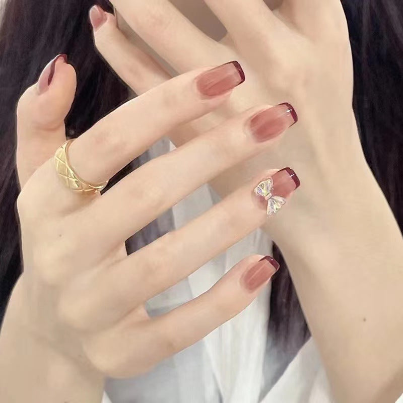 Elegant nail art with glitter accents Kalsten