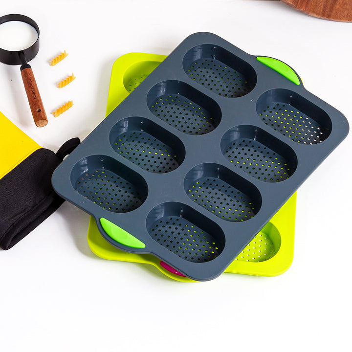 Silicone muffin baking pan with non-stick coating and practical handles Kalsten