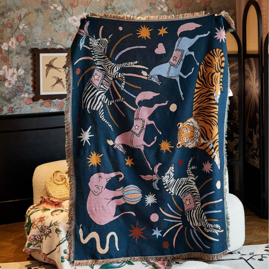 Artistic Animal-Themed Tapestry Blanket