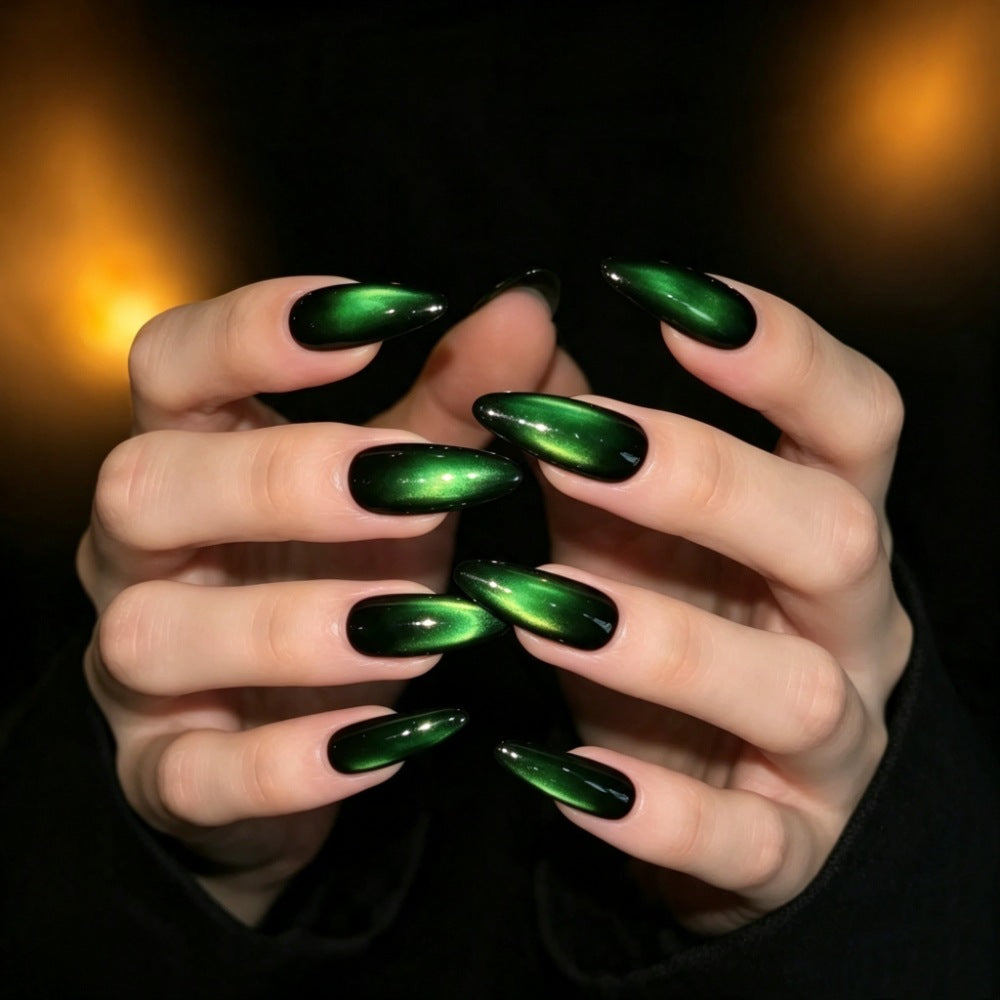 Artificial nails in elegant facet design Kalsten
