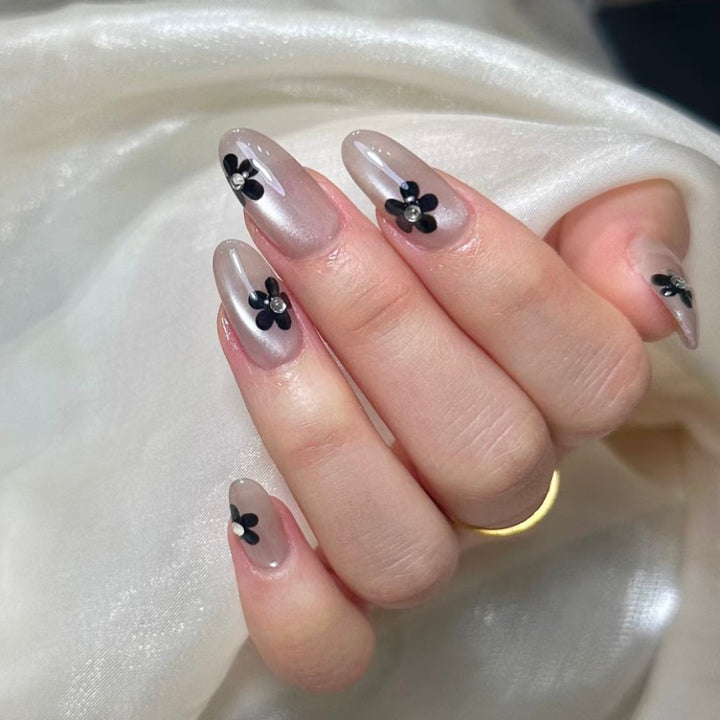 Floral-Inspired Press-On Nail Design Kalsten