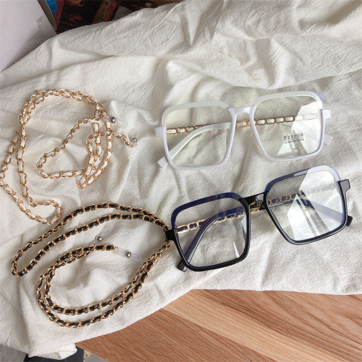 Stylish Chain Eyewear Holder Kalsten