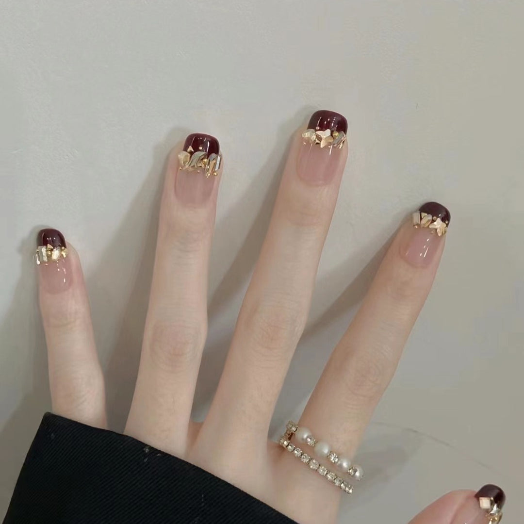 Elegant Gold Accented Press-On Nails