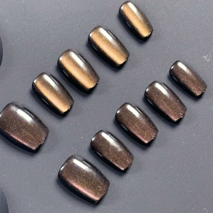 Artificial nails with shimmering metallic finish Kalsten