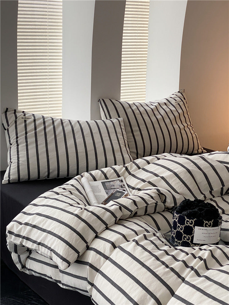 Striped cotton bedding set in percale quality with light quilting