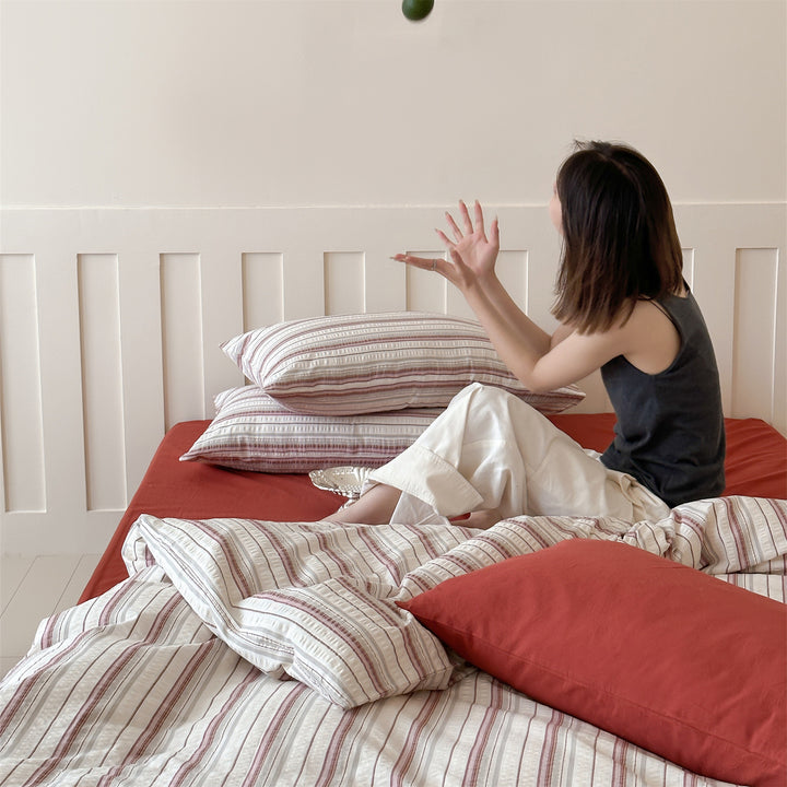 Striped cotton bedding set with waffle structure