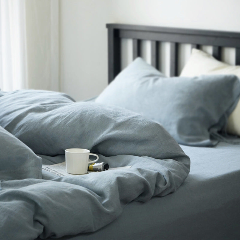 Bedding set made of washed linen-cotton blend with breathable fitted sheet