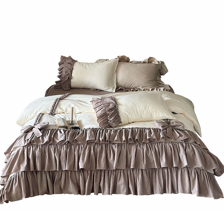 Romantic bedding set with layered ruffles and linen look