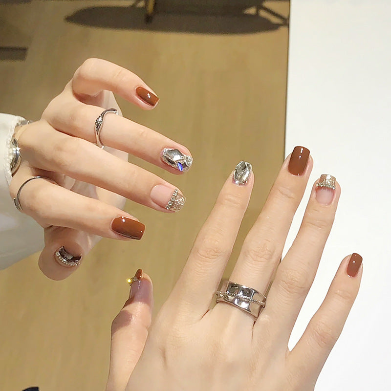 Nail set with Sparkling Crystal and Glitter Accents Kalsten