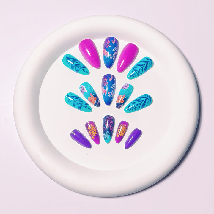 Artificial nails with floral designs Kalsten
